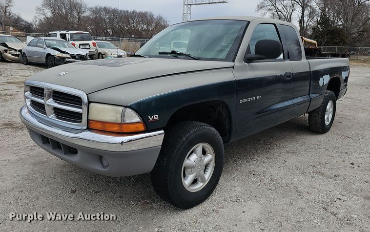 image for item DP0815 1997 Dodge Dakota SLT Club Cab pickup truck
