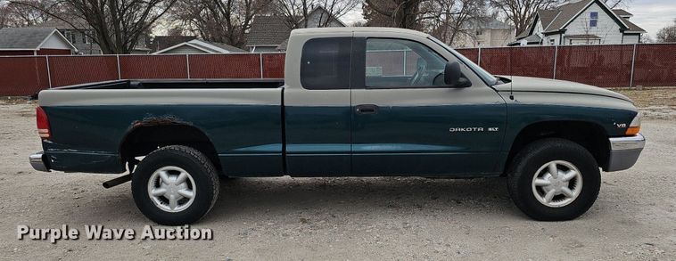 image for item DP0815 1997 Dodge Dakota SLT Club Cab pickup truck