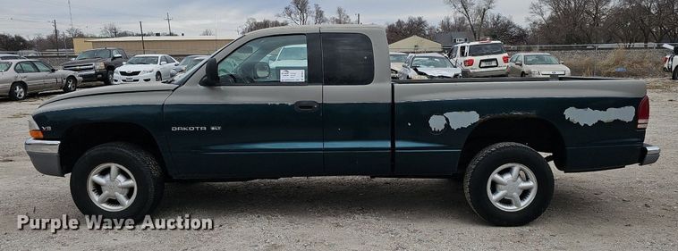 image for item DP0815 1997 Dodge Dakota SLT Club Cab pickup truck