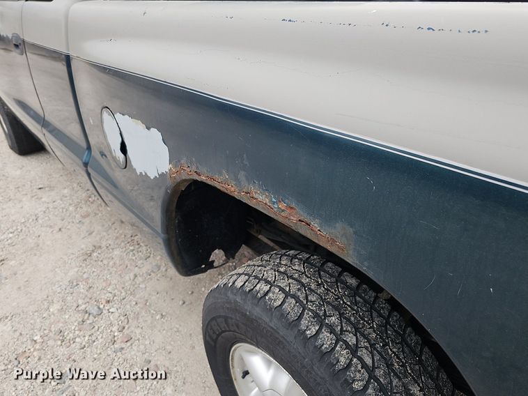 image for item DP0815 1997 Dodge Dakota SLT Club Cab pickup truck