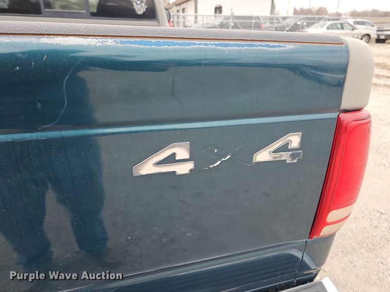 image for item DP0815 1997 Dodge Dakota SLT Club Cab pickup truck