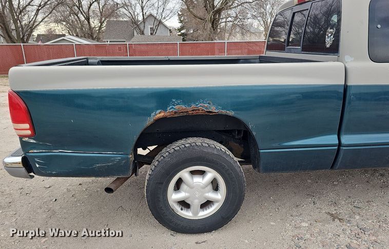 image for item DP0815 1997 Dodge Dakota SLT Club Cab pickup truck