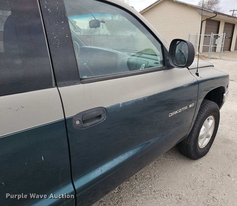 image for item DP0815 1997 Dodge Dakota SLT Club Cab pickup truck