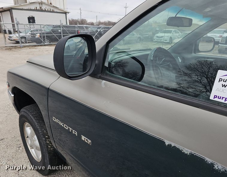 image for item DP0815 1997 Dodge Dakota SLT Club Cab pickup truck