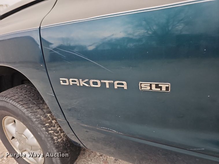 image for item DP0815 1997 Dodge Dakota SLT Club Cab pickup truck