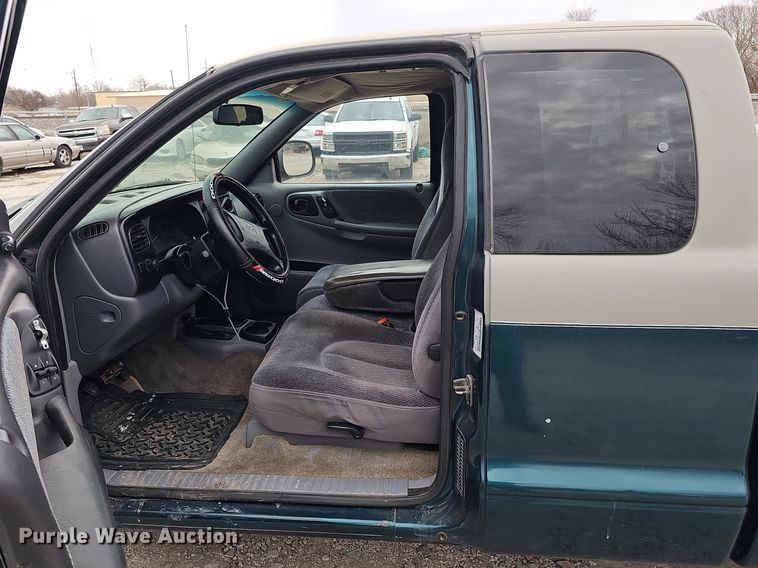 image for item DP0815 1997 Dodge Dakota SLT Club Cab pickup truck