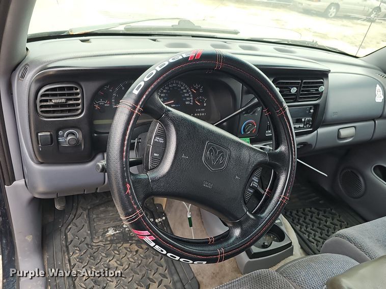 image for item DP0815 1997 Dodge Dakota SLT Club Cab pickup truck