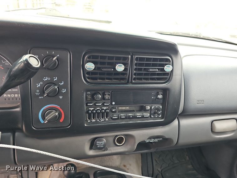 image for item DP0815 1997 Dodge Dakota SLT Club Cab pickup truck