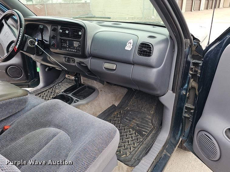 image for item DP0815 1997 Dodge Dakota SLT Club Cab pickup truck