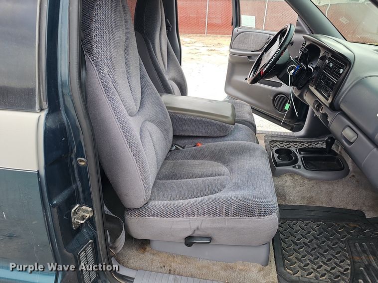 image for item DP0815 1997 Dodge Dakota SLT Club Cab pickup truck