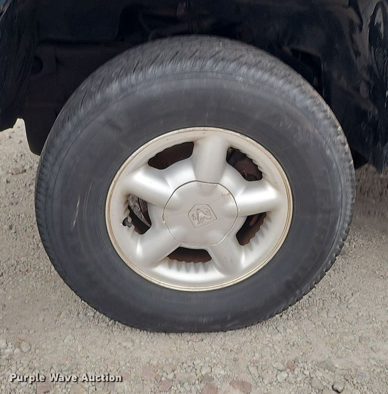 image for item DP0815 1997 Dodge Dakota SLT Club Cab pickup truck