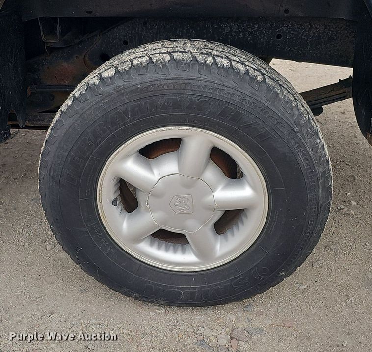 image for item DP0815 1997 Dodge Dakota SLT Club Cab pickup truck