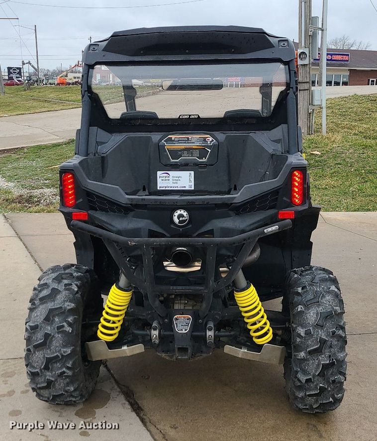 image for item DP1294 2019 Can-Am Maverick sport utility vehicle