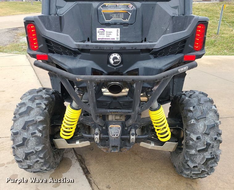 image for item DP1294 2019 Can-Am Maverick sport utility vehicle