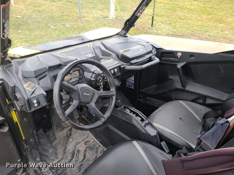 image for item DP1294 2019 Can-Am Maverick sport utility vehicle