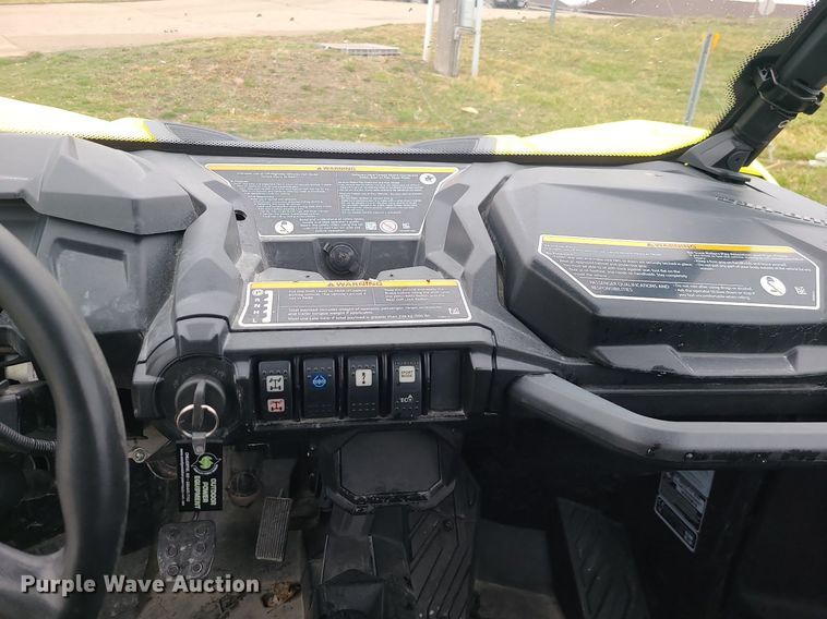 image for item DP1294 2019 Can-Am Maverick sport utility vehicle