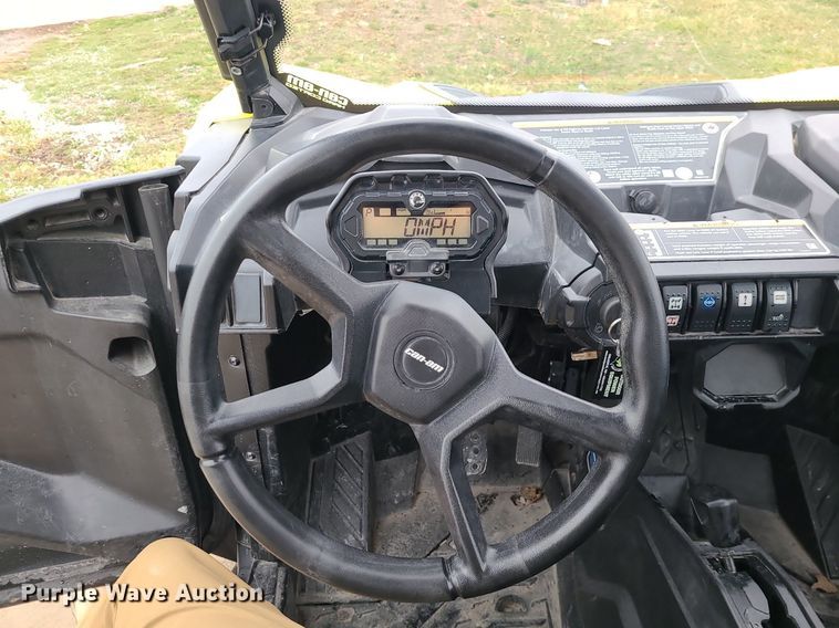 image for item DP1294 2019 Can-Am Maverick sport utility vehicle