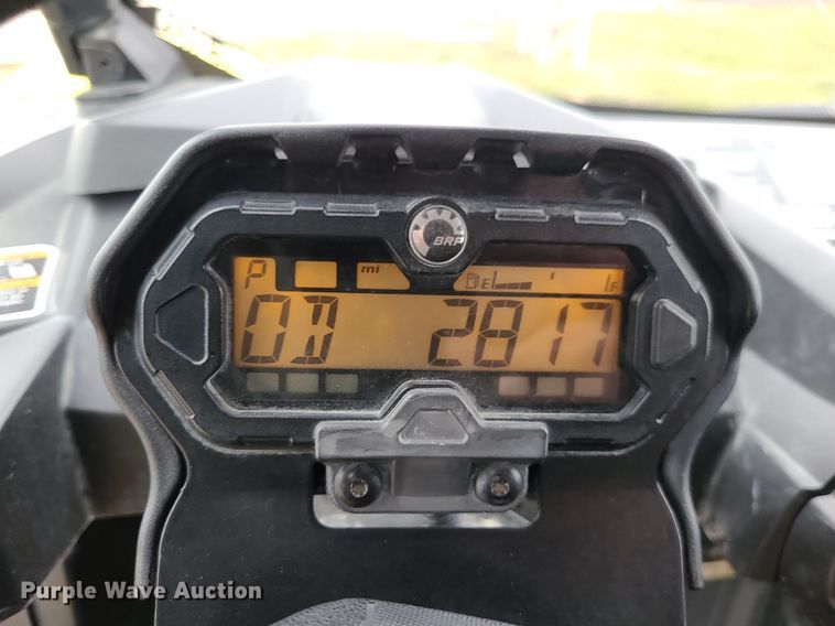 image for item DP1294 2019 Can-Am Maverick sport utility vehicle