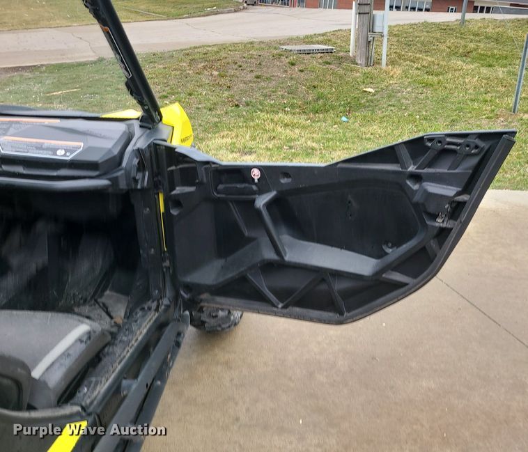 image for item DP1294 2019 Can-Am Maverick sport utility vehicle