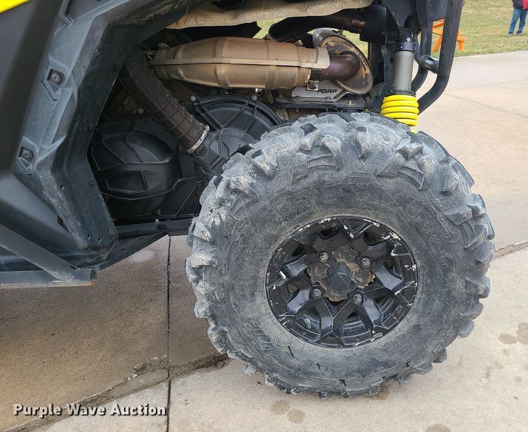 image for item DP1294 2019 Can-Am Maverick sport utility vehicle