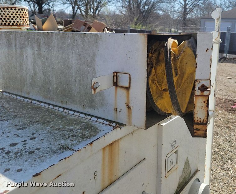 image for item DP1302 1991 Hesco 1500 10 power unit trailer