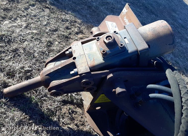 image for item DP2636 Melroe  2500-6 skid steer breaker