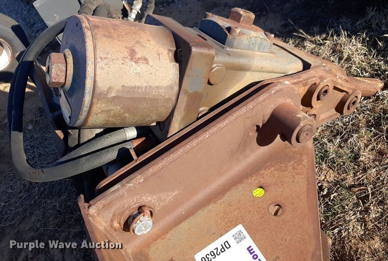 image for item DP2636 Melroe  2500-6 skid steer breaker