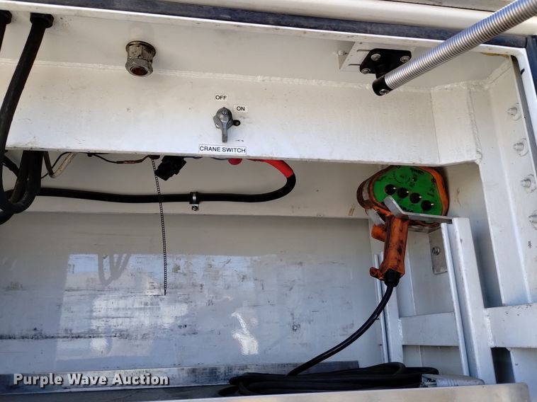 image for item DQ6004 2014 Dodge Ram 5500HD utility / service truck