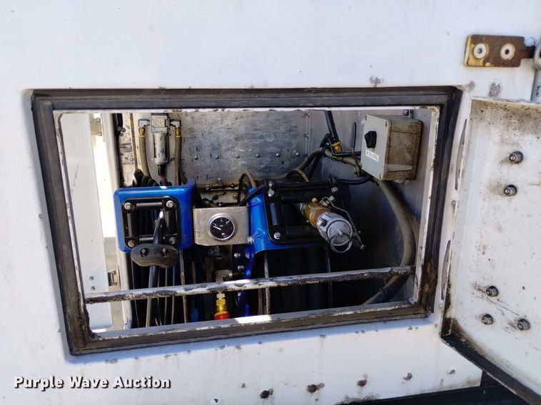 image for item DQ6004 2014 Dodge Ram 5500HD utility / service truck