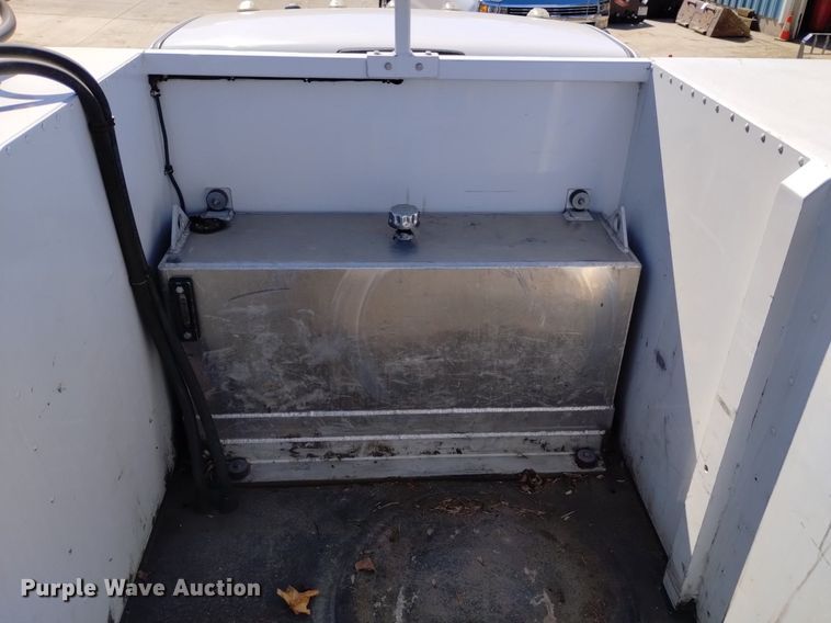 image for item DQ6004 2014 Dodge Ram 5500HD utility / service truck