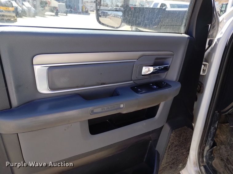 image for item DQ6004 2014 Dodge Ram 5500HD utility / service truck