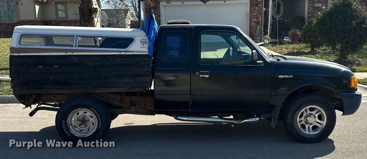 image for item DQ6332 2001 Ford Ranger SuperCab flatbed pickup truck
