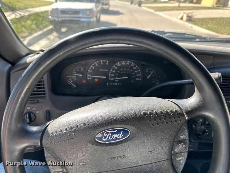 image for item DQ6332 2001 Ford Ranger SuperCab flatbed pickup truck