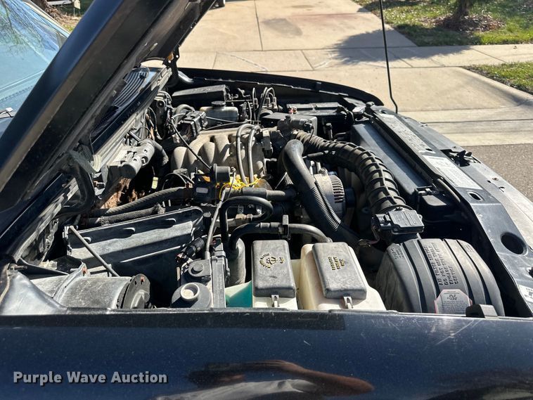 image for item DQ6332 2001 Ford Ranger SuperCab flatbed pickup truck