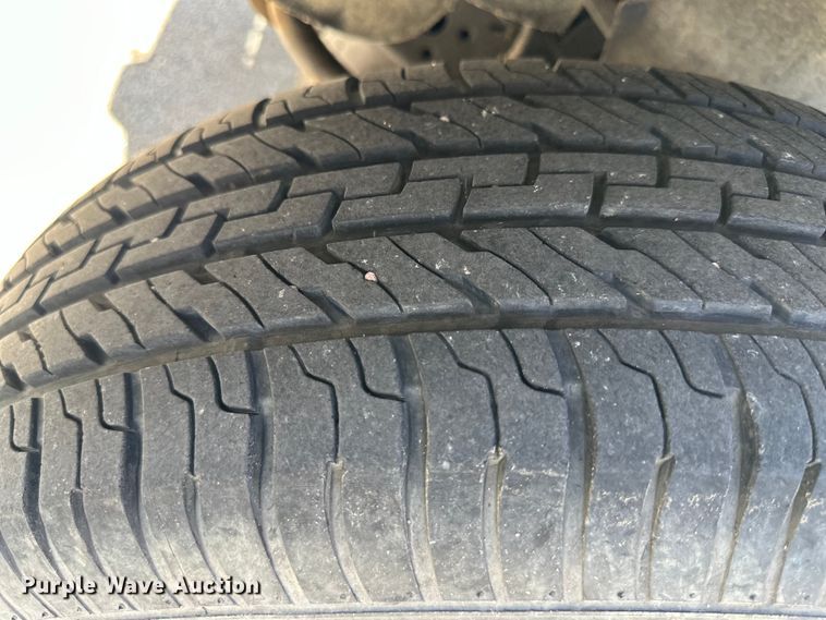 image for item DQ6332 2001 Ford Ranger SuperCab flatbed pickup truck