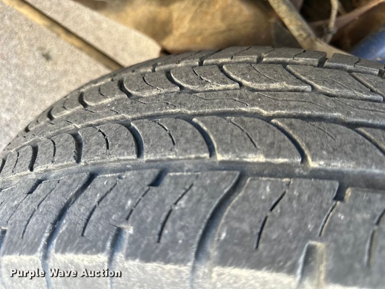 image for item DQ6332 2001 Ford Ranger SuperCab flatbed pickup truck