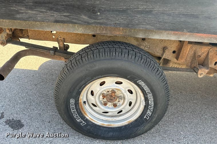 image for item DQ6332 2001 Ford Ranger SuperCab flatbed pickup truck