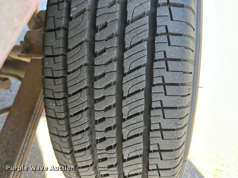 image for item DQ6332 2001 Ford Ranger SuperCab flatbed pickup truck