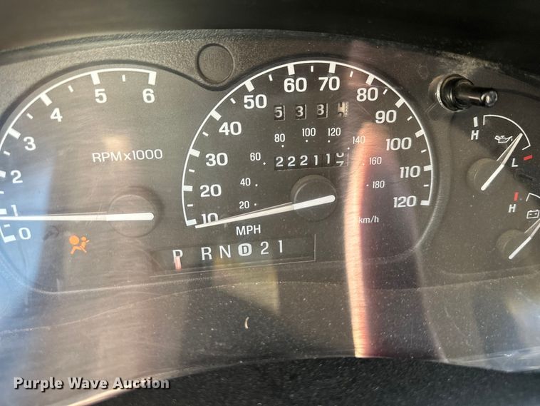 image for item DQ6332 2001 Ford Ranger SuperCab flatbed pickup truck