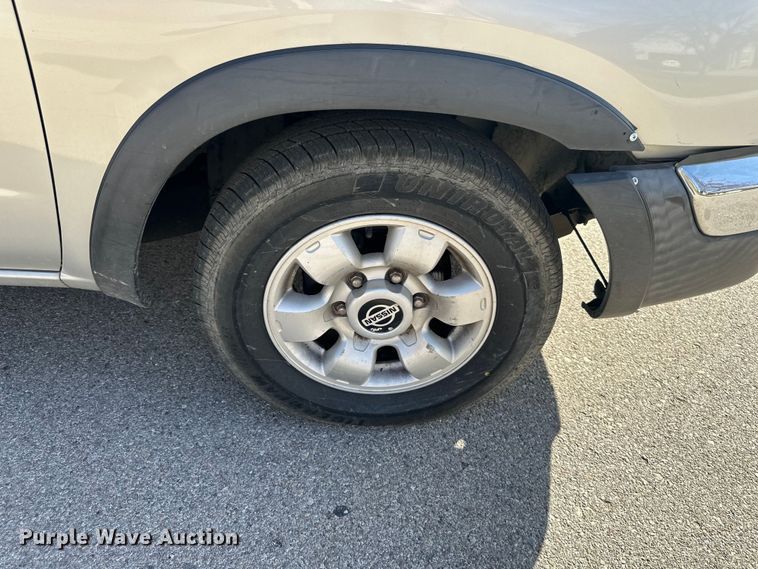 image for item DQ6333 1998 Nissan Frontier XE King Cab pickup truck