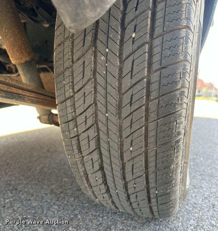 image for item DQ6333 1998 Nissan Frontier XE King Cab pickup truck