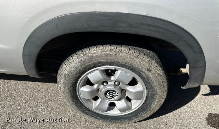 image for item DQ6333 1998 Nissan Frontier XE King Cab pickup truck