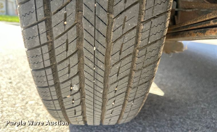 image for item DQ6333 1998 Nissan Frontier XE King Cab pickup truck