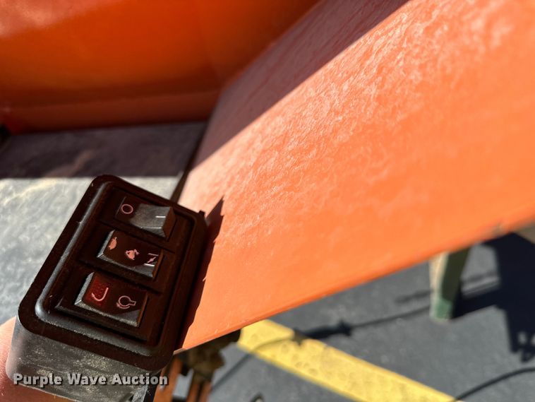 image for item DQ6335 Swenson spreader