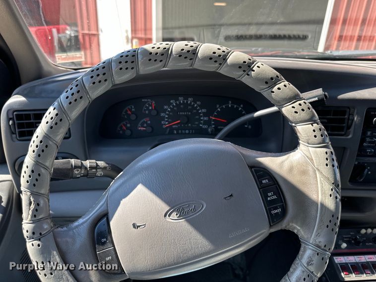 image for item DQ6338 2000 Ford Excursion XLT SUV