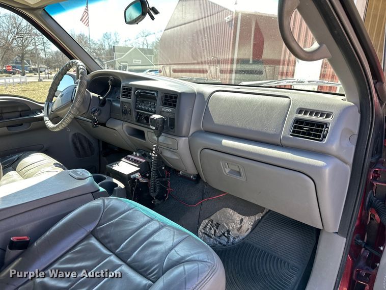 image for item DQ6338 2000 Ford Excursion XLT SUV