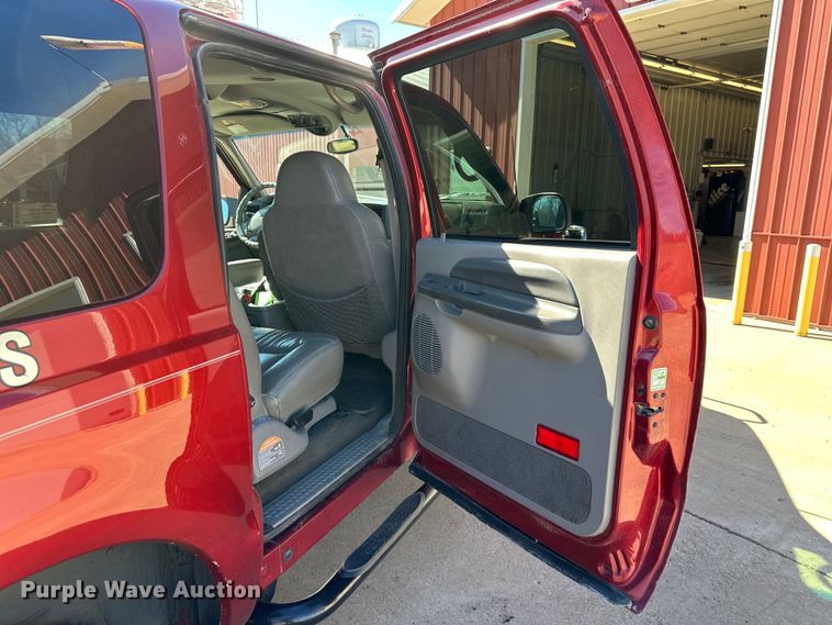 image for item DQ6338 2000 Ford Excursion XLT SUV