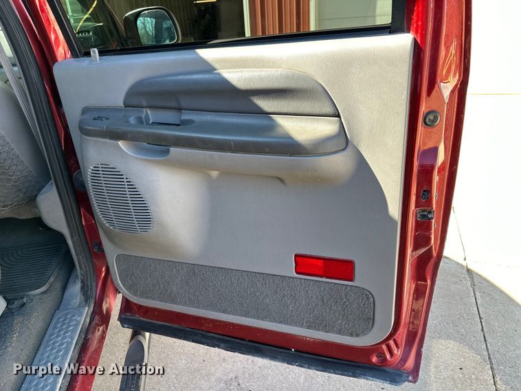 image for item DQ6338 2000 Ford Excursion XLT SUV