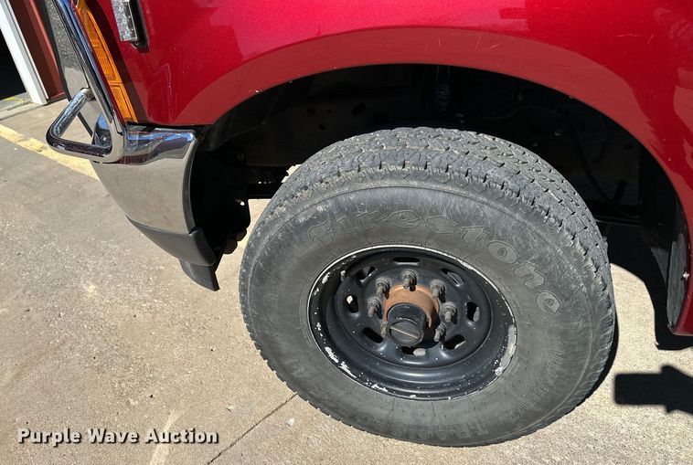 image for item DQ6338 2000 Ford Excursion XLT SUV