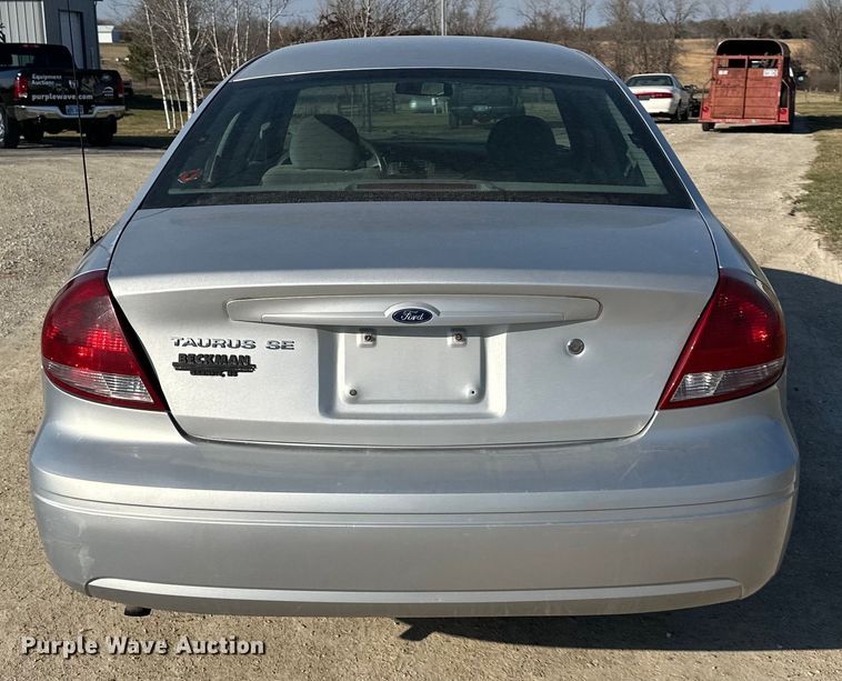 image for item DQ6357 2006 Ford Tarus 